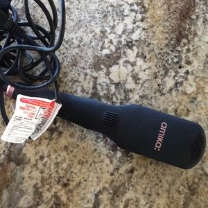 amika polished perfection straightening brush